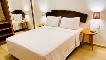 1 quarto, escrivaninha, Wi-Fi de cortesia, roupa de cama