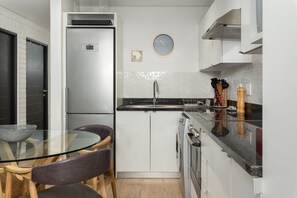 Deluxe Apartment | Private kitchen