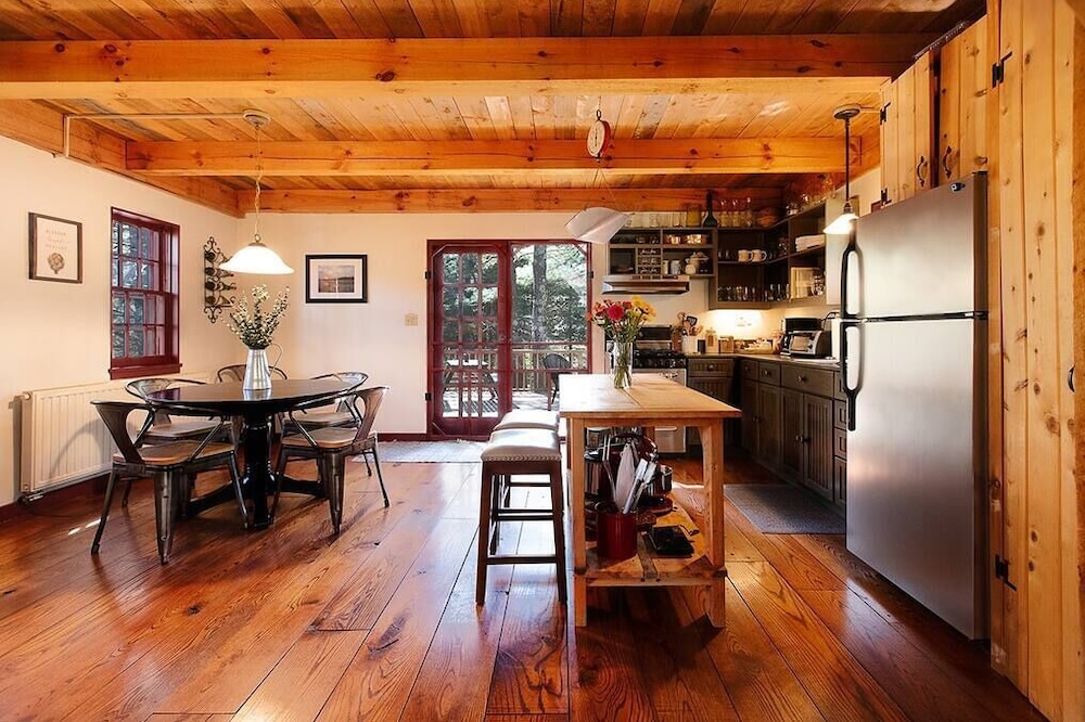 Cozy Hudson Valley Cabin, Fully Stocked w/ Wifi