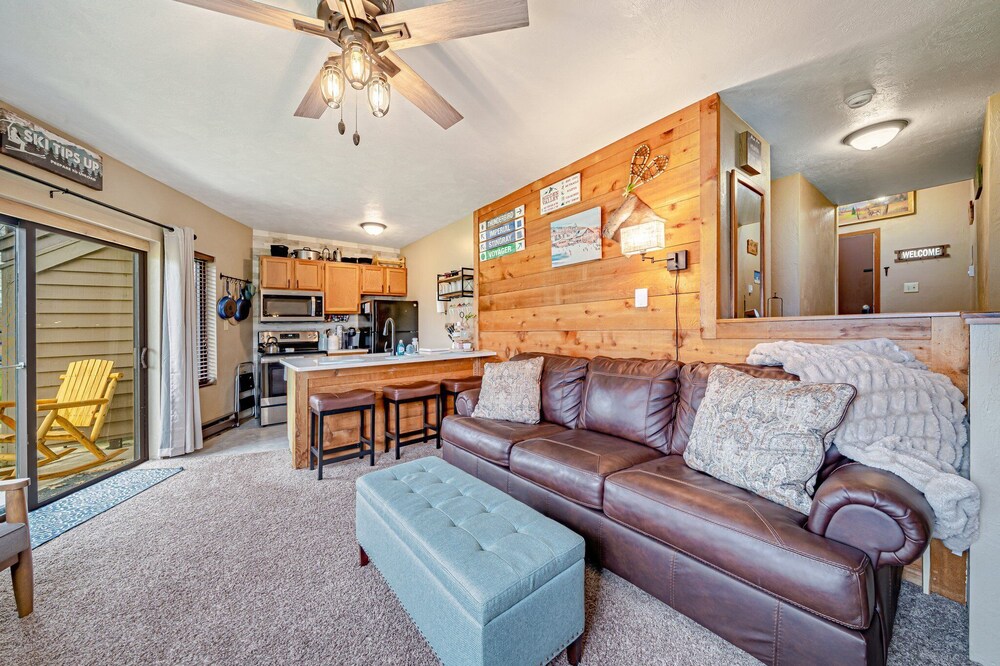 Cozy Ski Condo with Pond View