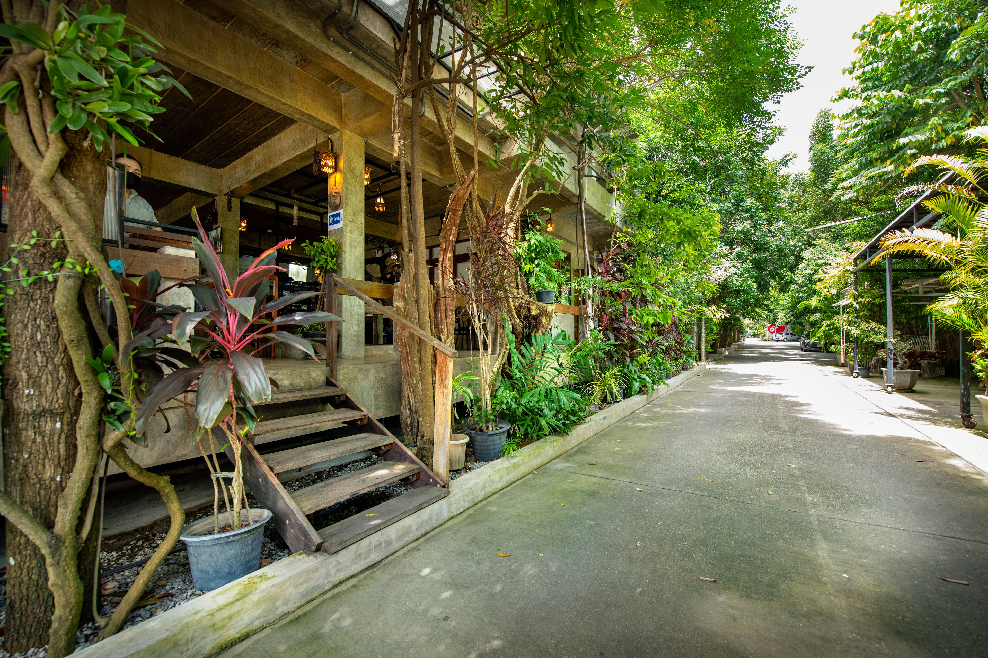 المنشأة من الخارج