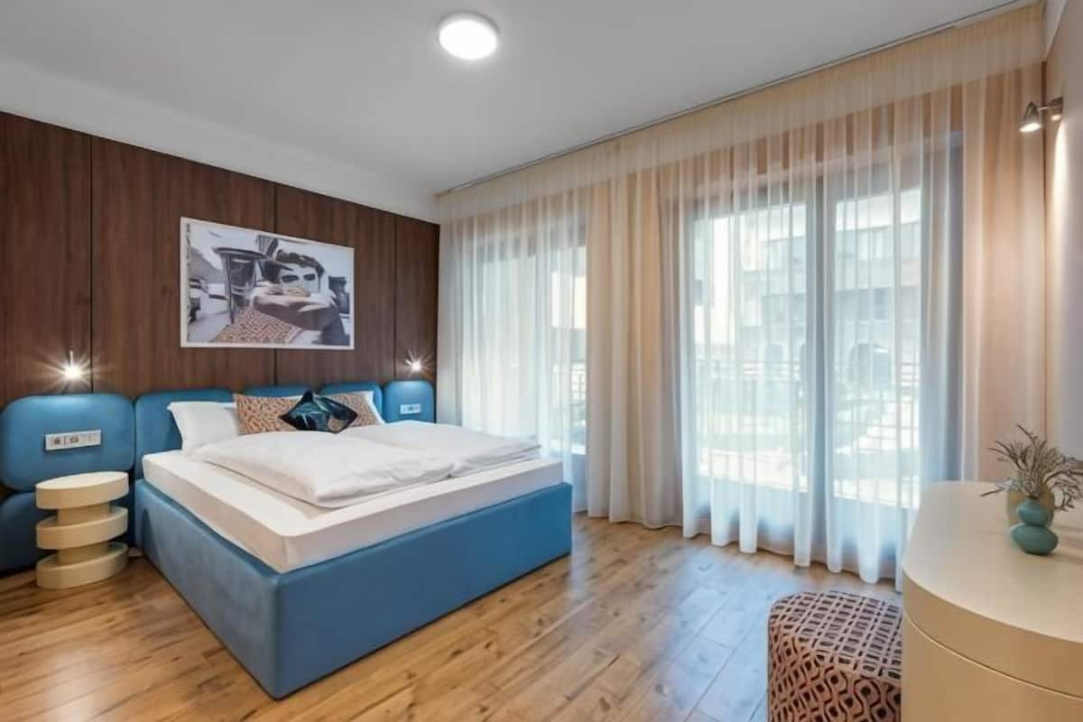 Brankas, Wi-Fi gratis, dan seprai linen