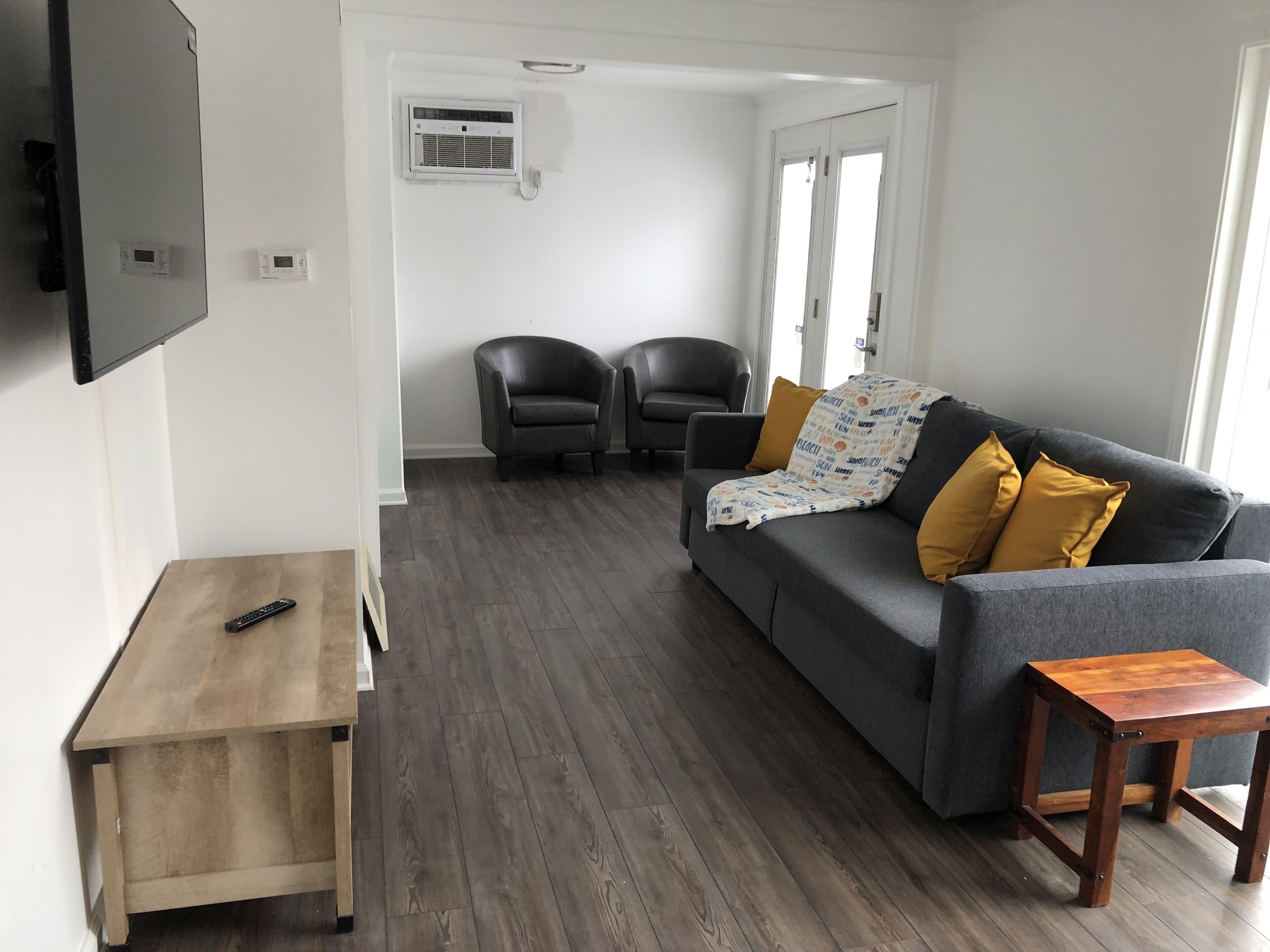 Renovated Milford Beach home by Charles Island/Silver Sands Pk