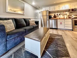 Smart TV, futbolito y tenis de mesa 
