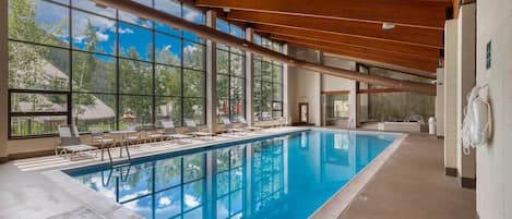 Una piscina techada