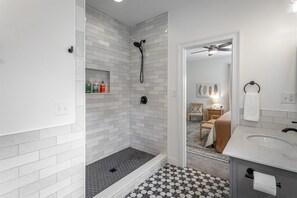 Bathtub, jetted tub, hair dryer, towels