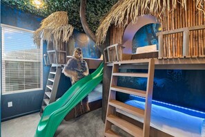 12 chambres, fer et planche à repasser, Wi-Fi, draps fournis