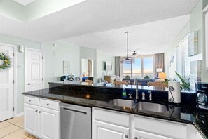 Condo, 3 Bedrooms | Interior