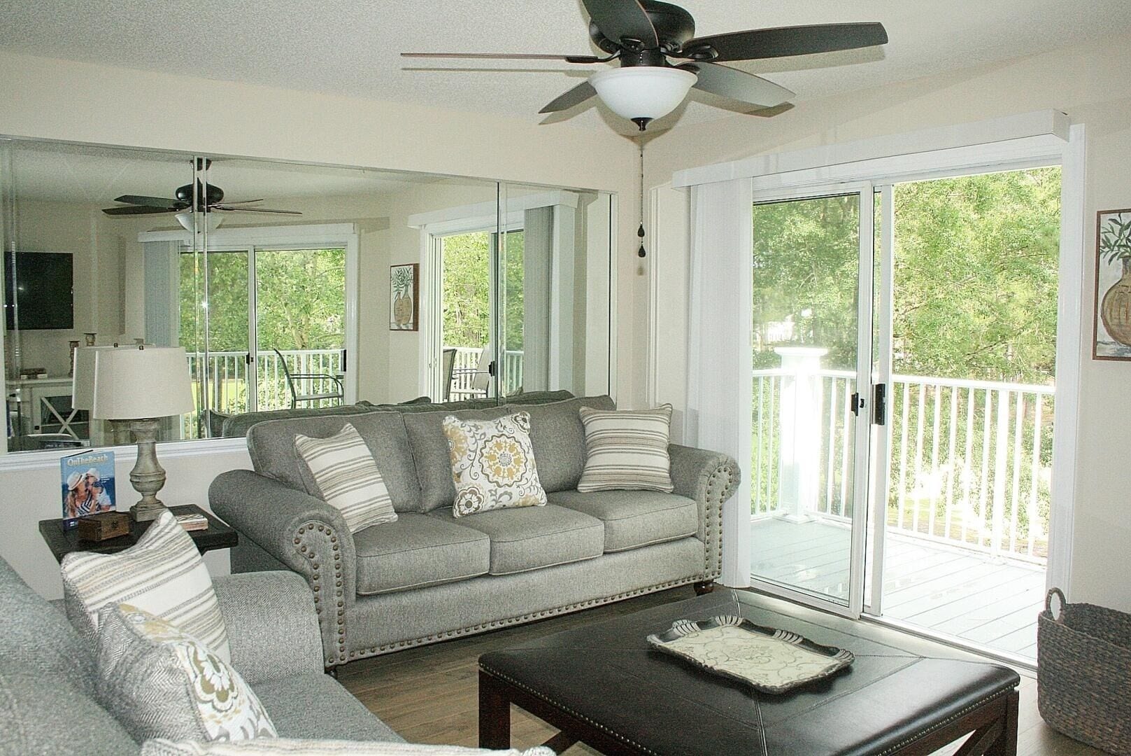 Villa, 2 Bedrooms | Living room | TV