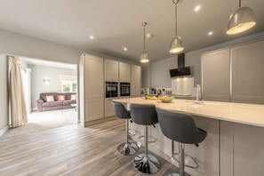 Microwave, dishwasher, coffee/tea maker, highchair - Appletrees (8), Burnham Market, Norfolk (Burnham Market)