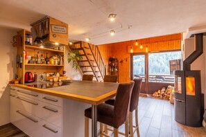 Dining - Apartment 'Le Beauregard' with Mountain View, Balcony and Wi-Fi (Le Grand-Bornand)