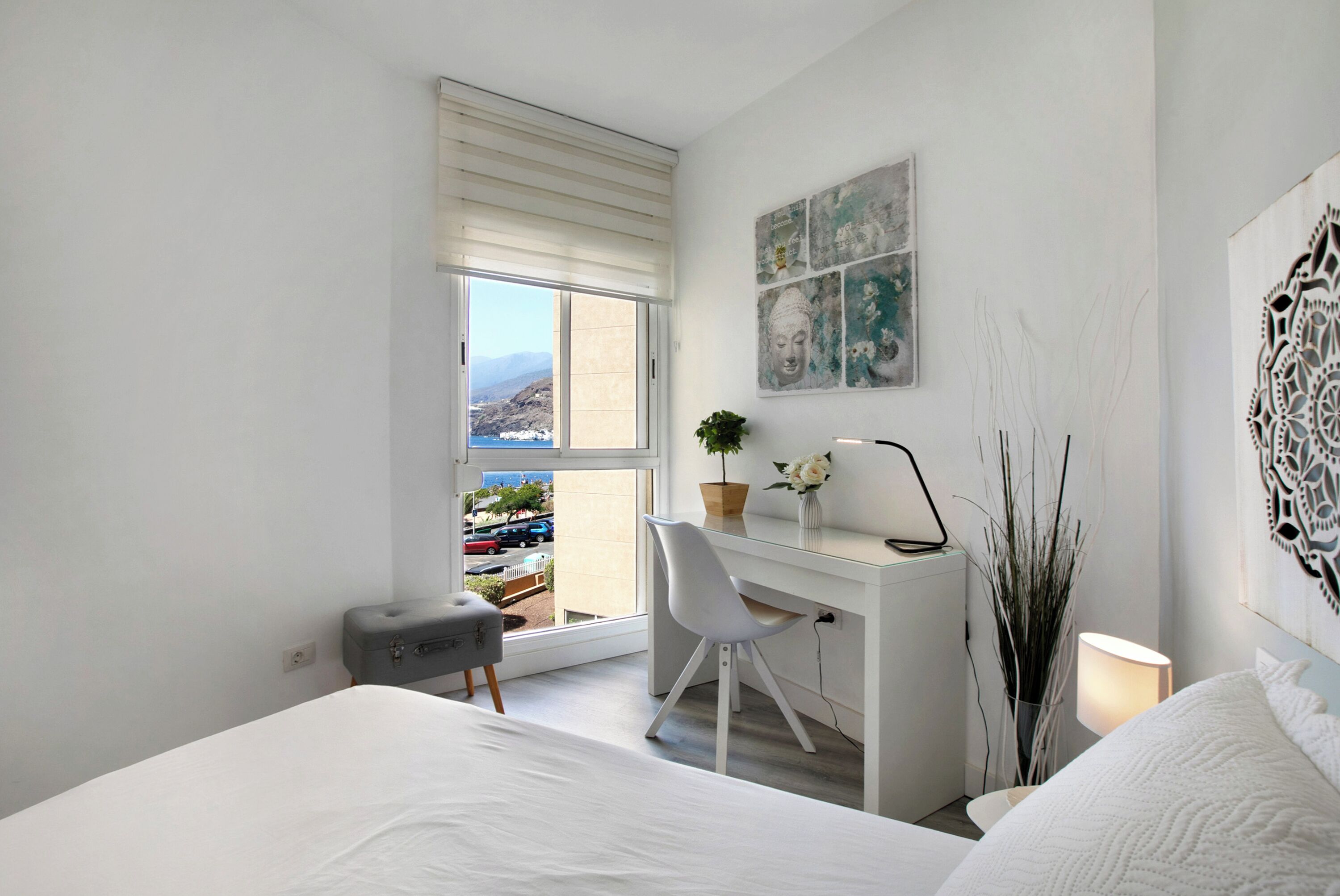 3 slaapkamers, een strijkplank/strijkijzer, gratis wifi, beddengoed