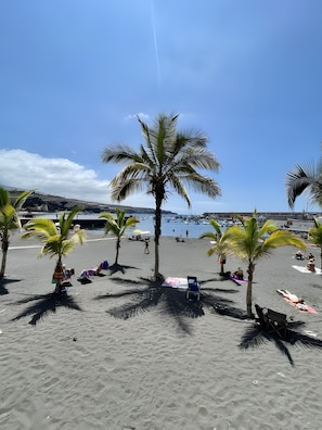 Una playa cerca