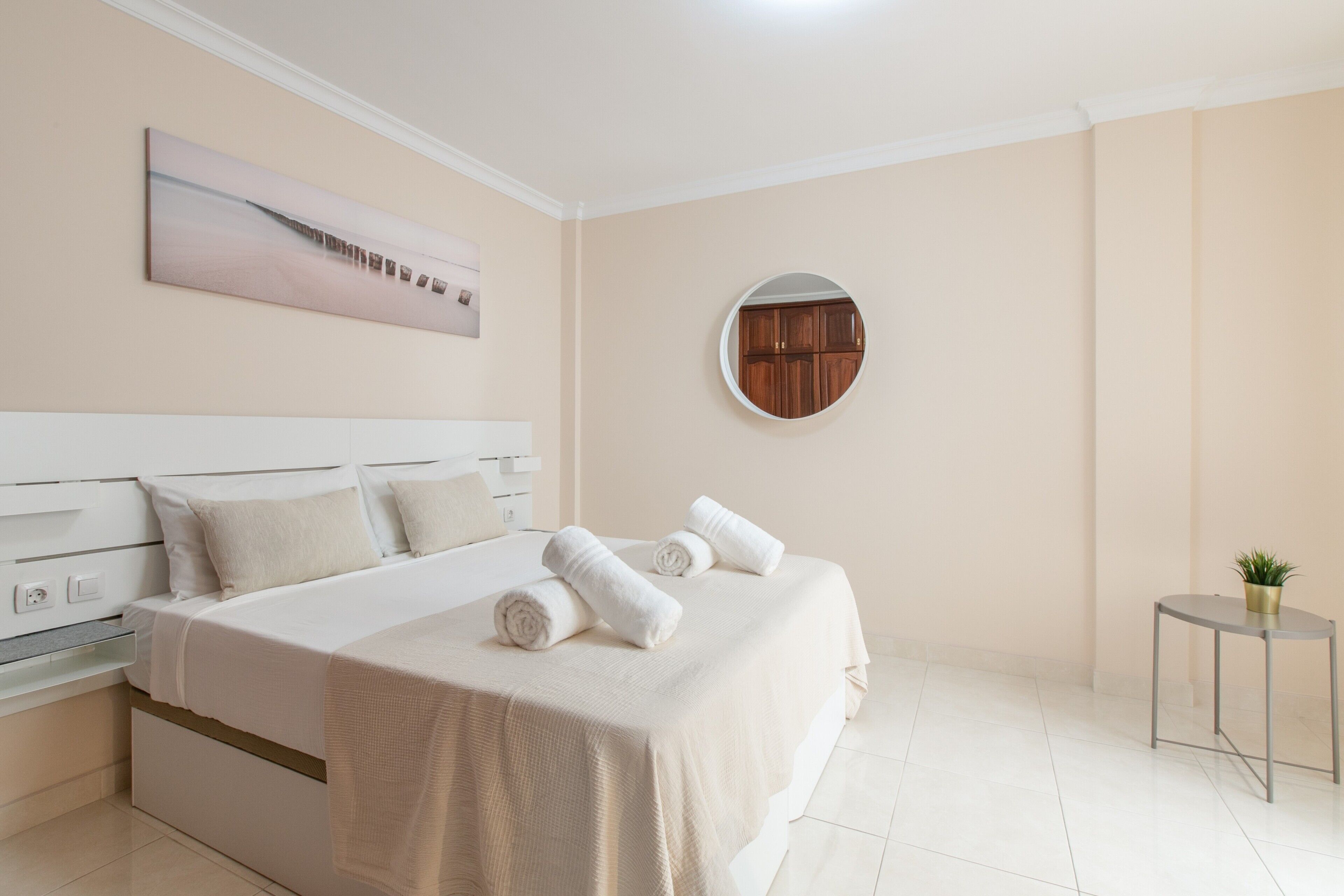 3 quartos, ferros/tábuas de passar roupa, Wi-Fi de cortesia