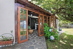 Terrace/patio - Country House "Finca Las Carmenes" with Sea View, Pool, Terrace & Garden (Icod de los vinos)