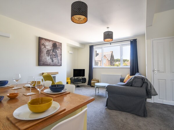 Living room - Bahari (Lyme Regis)