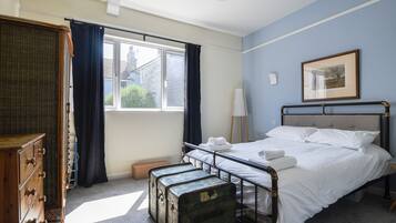 2 habitaciones, decoración personalizada y muebles diferentes