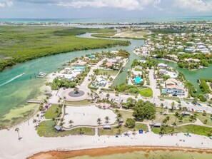 Unclassified image, 2 of 41, button