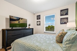 5 bedrooms, desk, iron/ironing board, travel crib