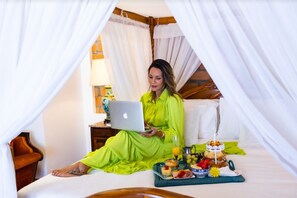 Suite Supreme | Premium bedding, pillowtop beds, minibar, in-room safe