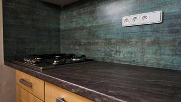 Fridge, microwave, cookware/dishes/utensils