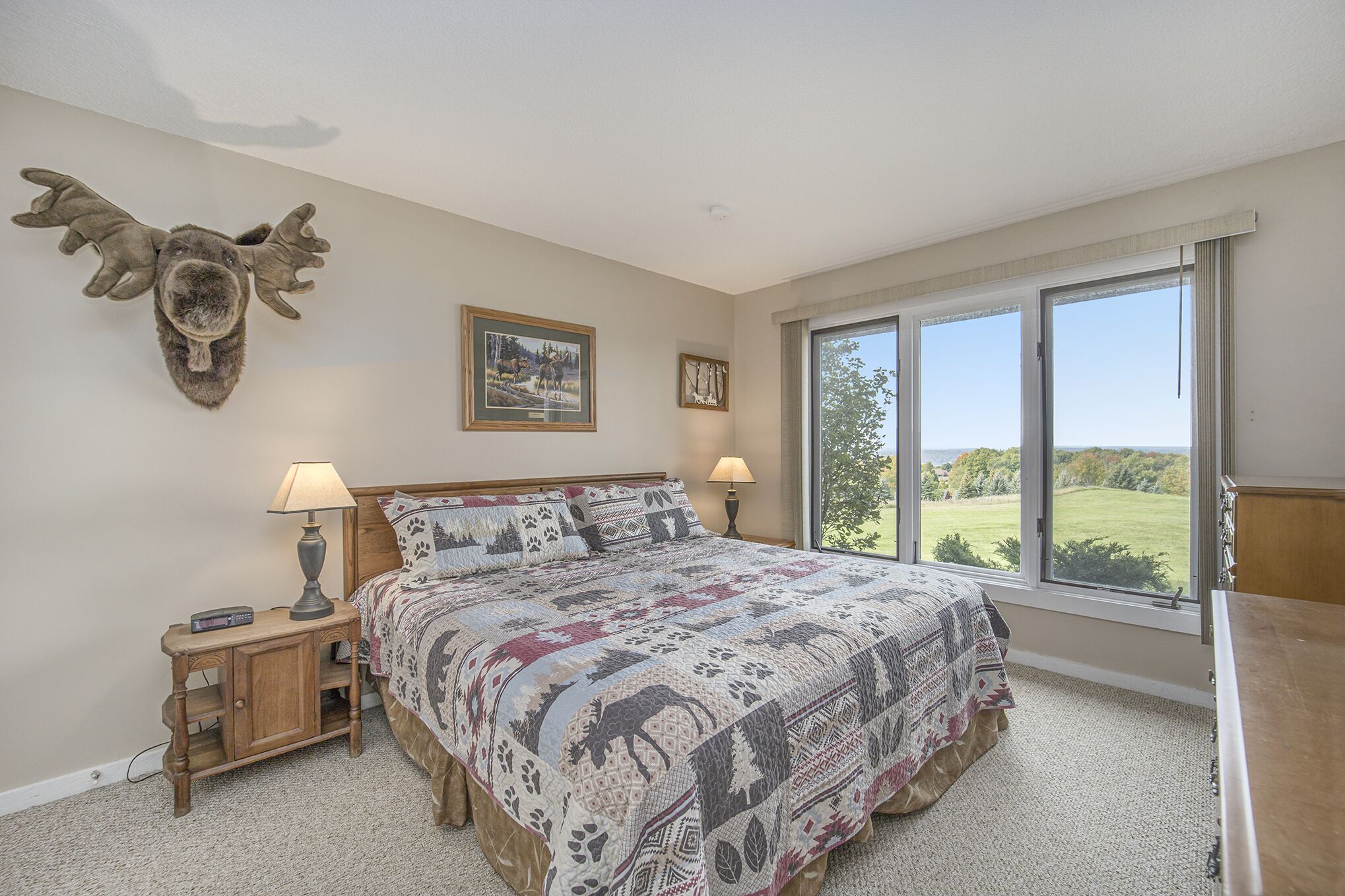 Lake Bellaire Sunset Views | Cozy 1 Bed Condo near Lakeview Hotel