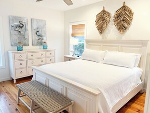 4 soverom, strykejern/-brett, internettilgang og sengetøy