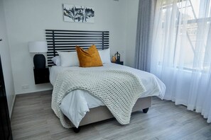 5 bedrooms, iron/ironing board, free WiFi, bed sheets - Messe Luxe, your most rewarding choice of stay in Harare. (Harare)