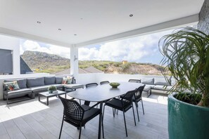 Outdoor dining - Blue Bay | The Reef | Balcony (Sint Michiel)