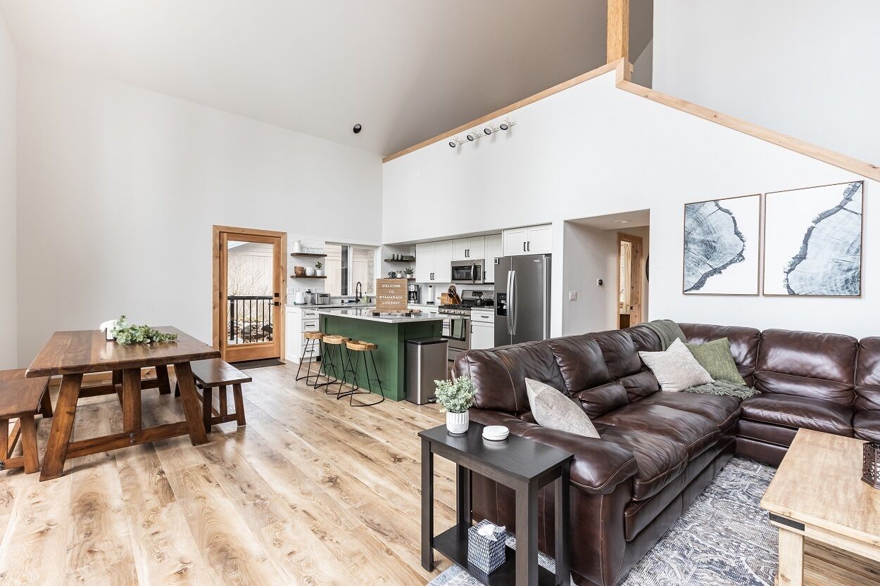 #1Romantic Getaway! SunCountry Golf Community/Views/HotTub/GmRm/WoodFireplace