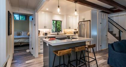 Cozy Updated Tahoe Park Gem! Pet Friendly!