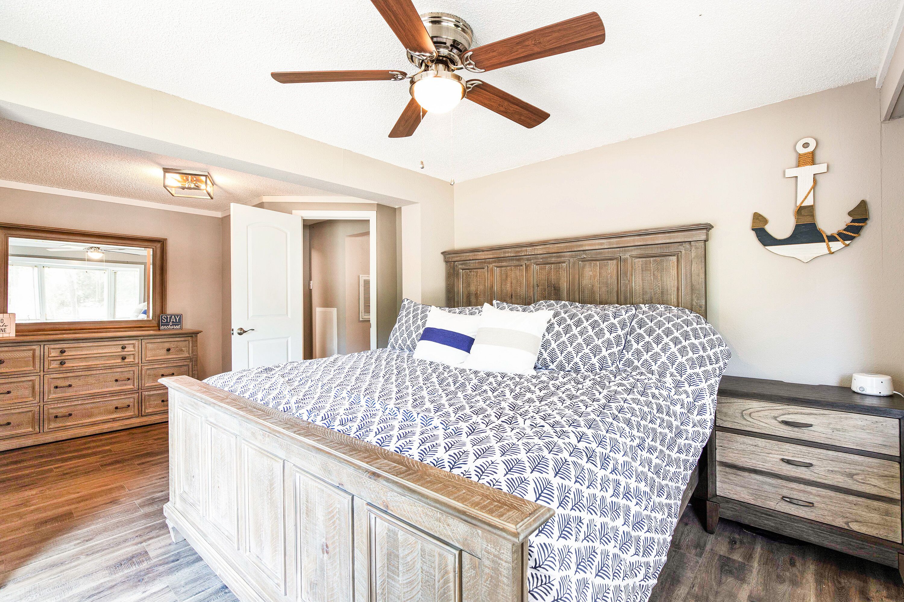 Great Level Yard with Lake Views & Boat Ramp