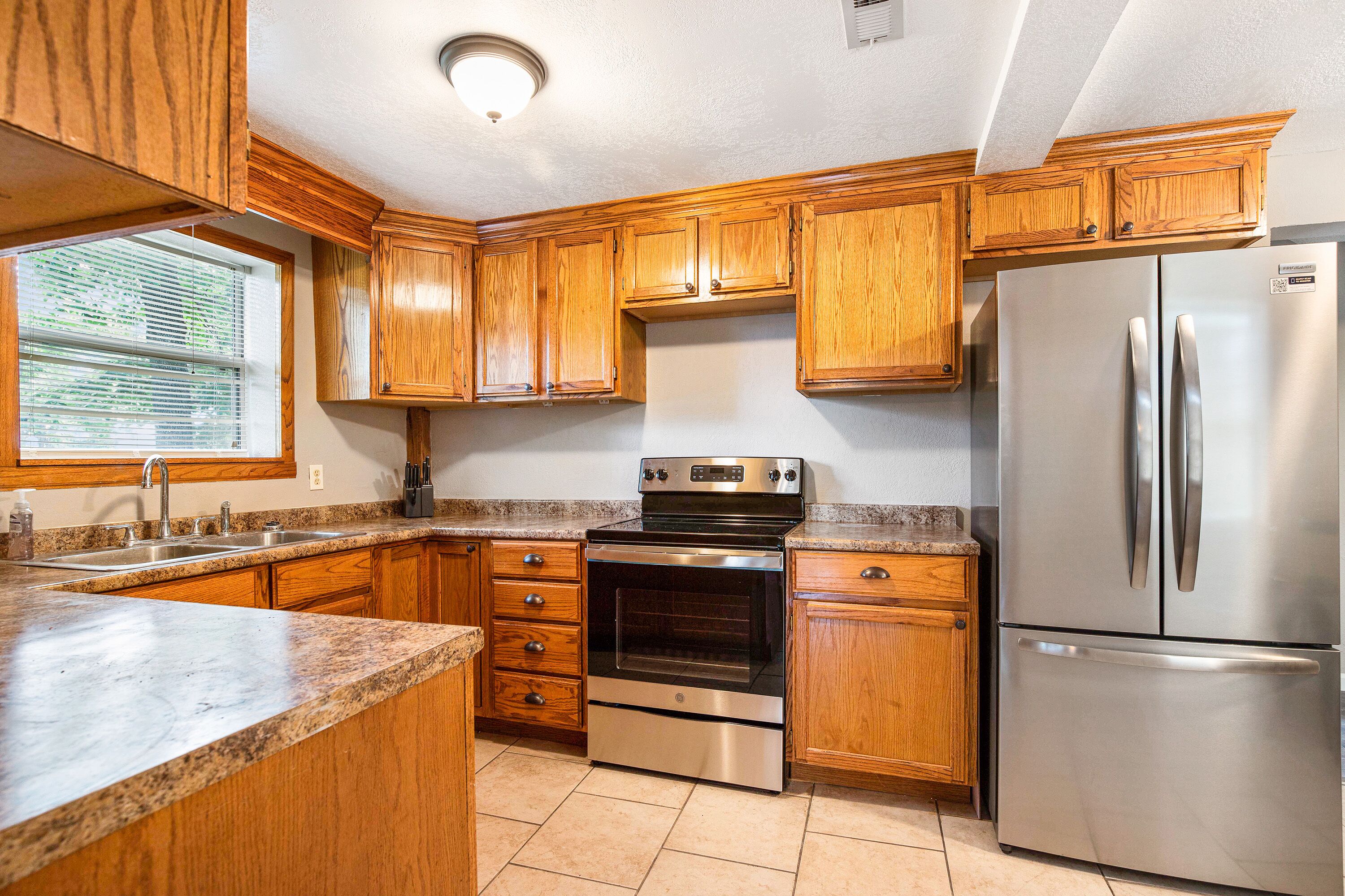 Great Level Yard with Lake Views & Boat Ramp