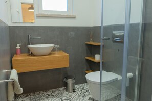 Shared Dormitory | Bathroom | Shower, towels - Solar do Alentejo (Santiago do Cacém)