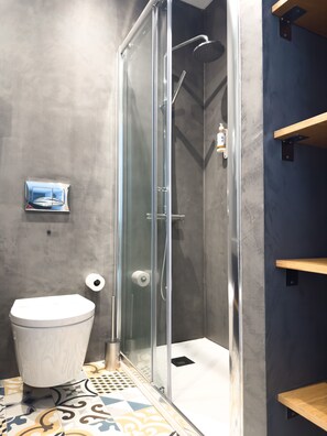 Basic Twin Room | Bathroom