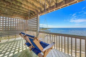Terrace/patio - Soundfront Home with Private Pool, Hot Tub, and Private Windsurfing Access (Waves)