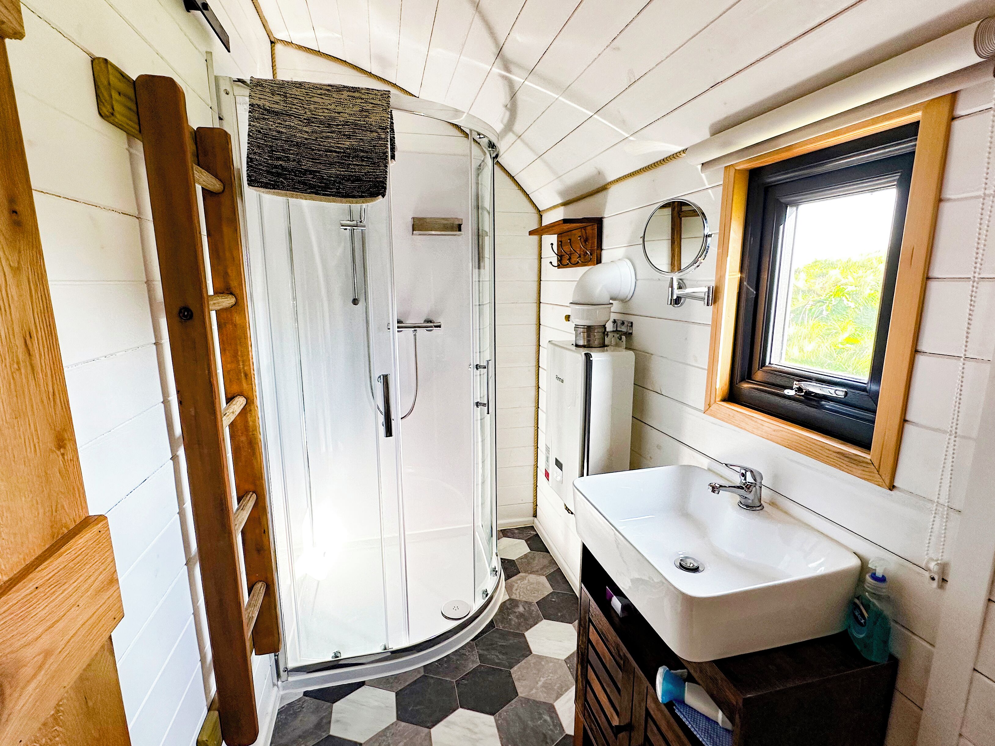 Cottage | Bathroom | Shower