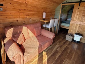 Cottage | Interior - Dew Pond (Bristol)