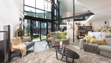 Smart TV, video games, stereo