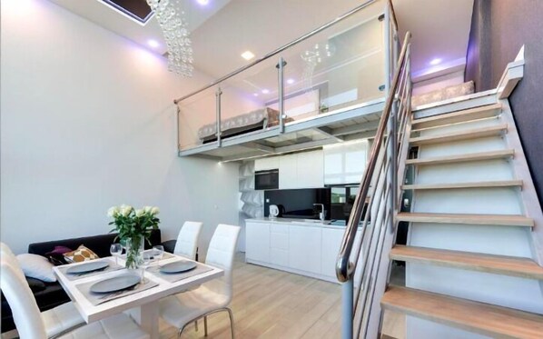 Mini-fridge, microwave, stovetop, espresso maker - Panorama - the View of Gdansk by Elite Apartments (Gdansk)