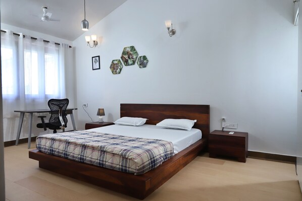 3 Schlafzimmer, Schreibtisch, Bügeleisen/Bügelbrett, kostenloses WLAN