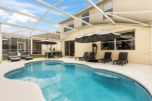 Piscina all'aperto, una piscina riscaldata