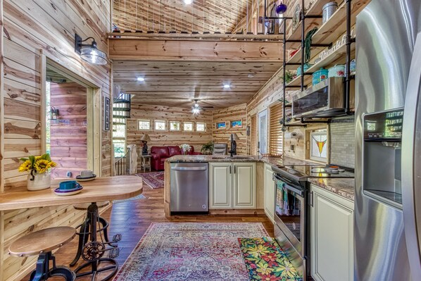 冰箱、微波炉、烤箱、炉灶