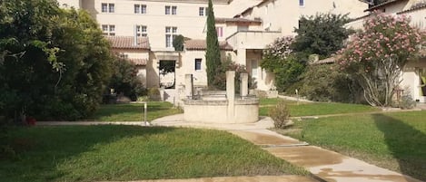 Enceinte de lâhĂ©bergement