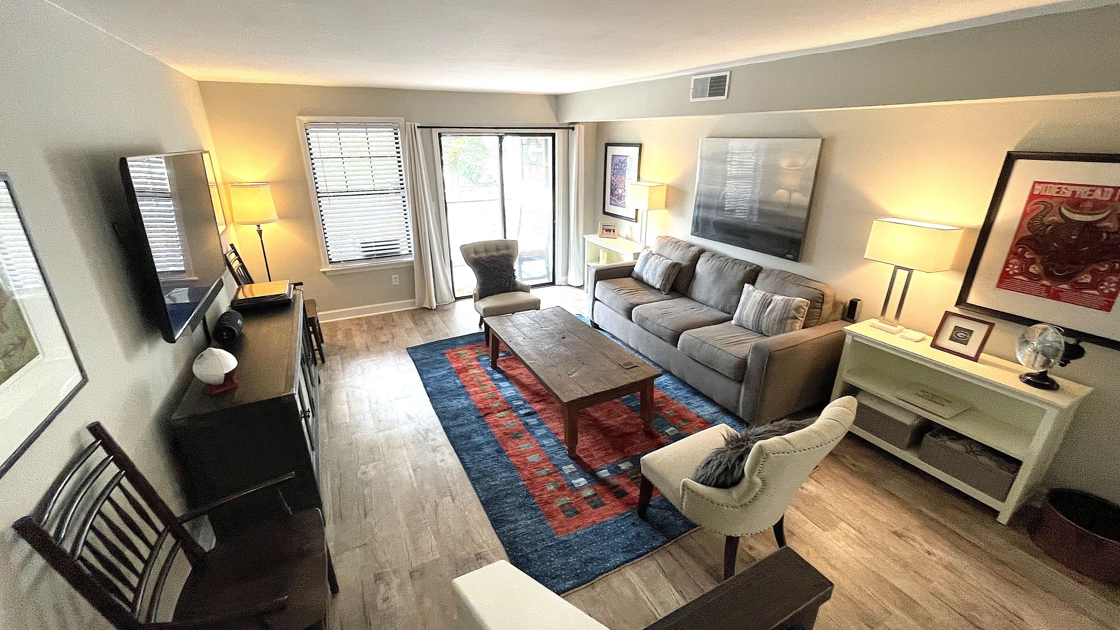 Athen Condo 1 mile to stadium and downtown!