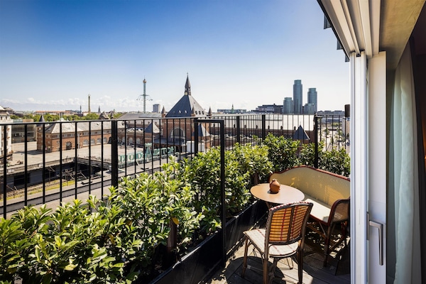 Penthouse with View and Balcony | 1 bedroom, hypo-allergenic bedding, individually decorated