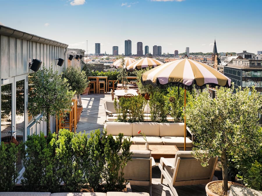 Bar (en la propiedad)