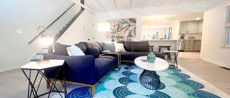 Televisión, estéreo y oficina