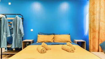 Travel cot, WiFi, bed sheets
