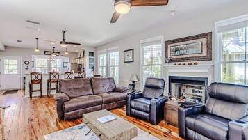 Smart TV, fireplace, DVD player, books